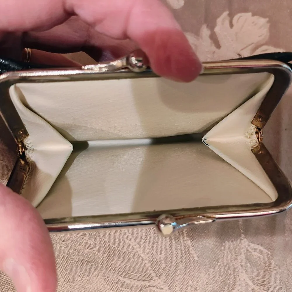 Amity Kid Skin, Vintage Fold Wallet, Used - Picture 5 of 7